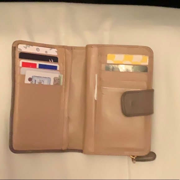 Grey prada wallet - Picture 3 of 6